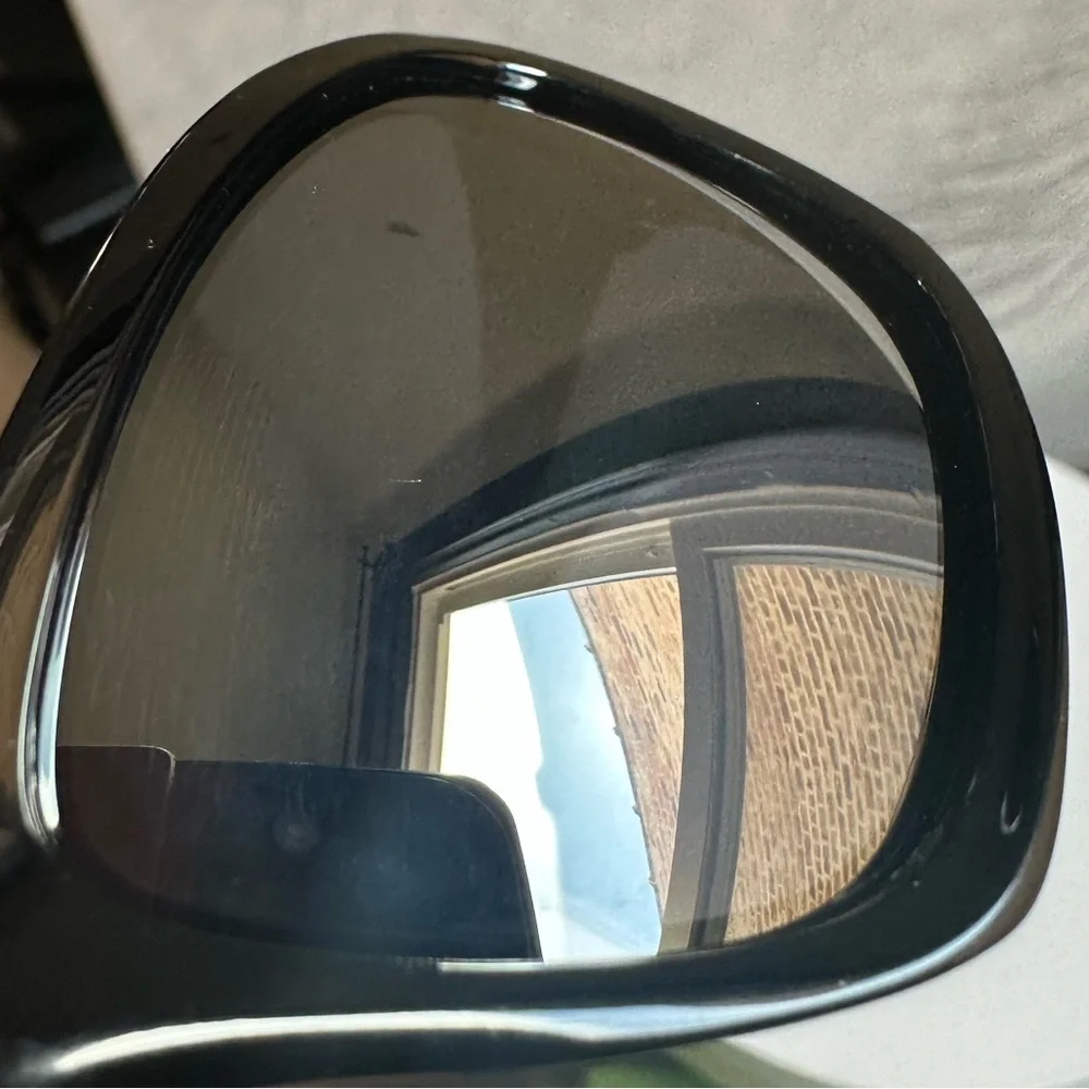 🕶️OAKLEY 🕶️ Valve Black Sunglasses OO9236